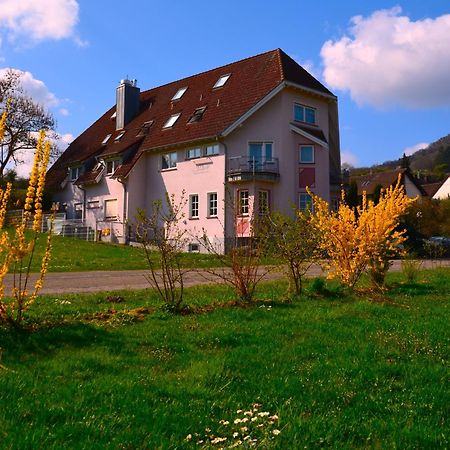 Castell Hotel & Restaurant Leinsweiler Exterior photo